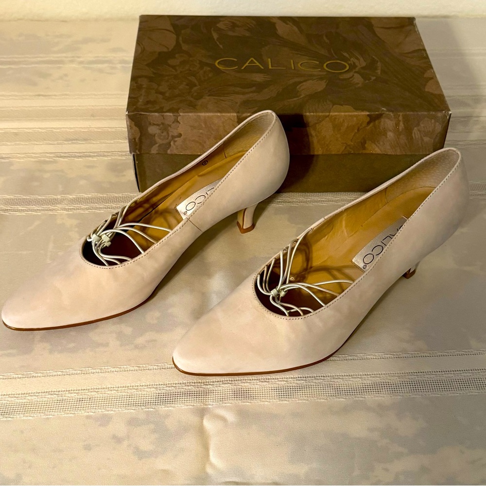 calico “mombo” 8 NWT nubuck